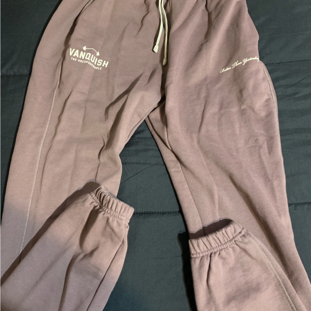VANQUISH SWEATS
